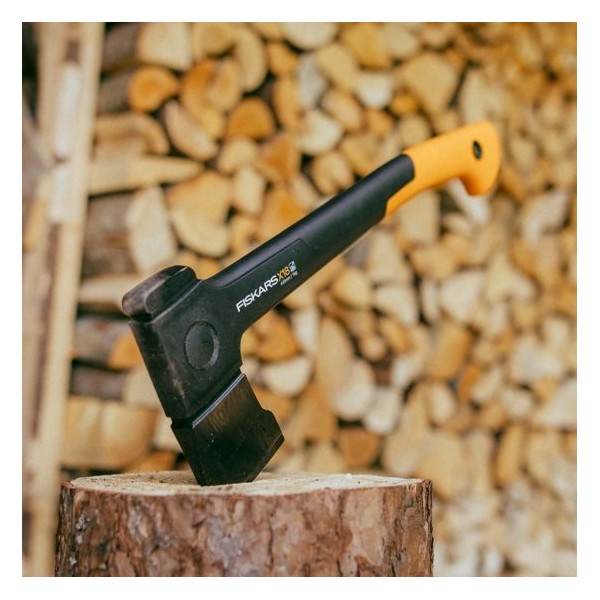 Fiskars universalus kirvis X-Series X18